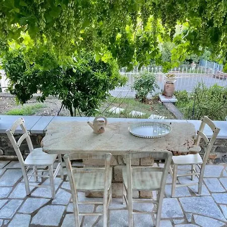 αρχοντικό της ευτυχίας 1 * Gythio
